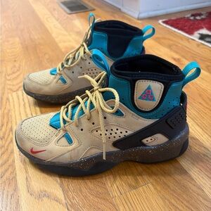 NIKE ACG Air Mowabb Twine Fusion Red-Club Gold (Men's US Men’s 7 / Women’s 8)